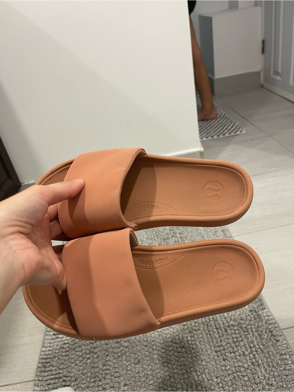 Lululemon Womens Restfeel Slides
Cacao women’s size 7 peach pink tone - Picture 6 of 11